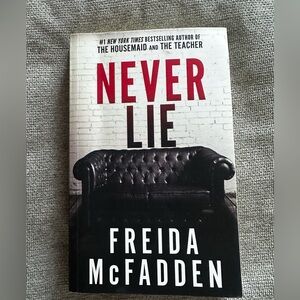 Never Lie by Freida McFadden Book